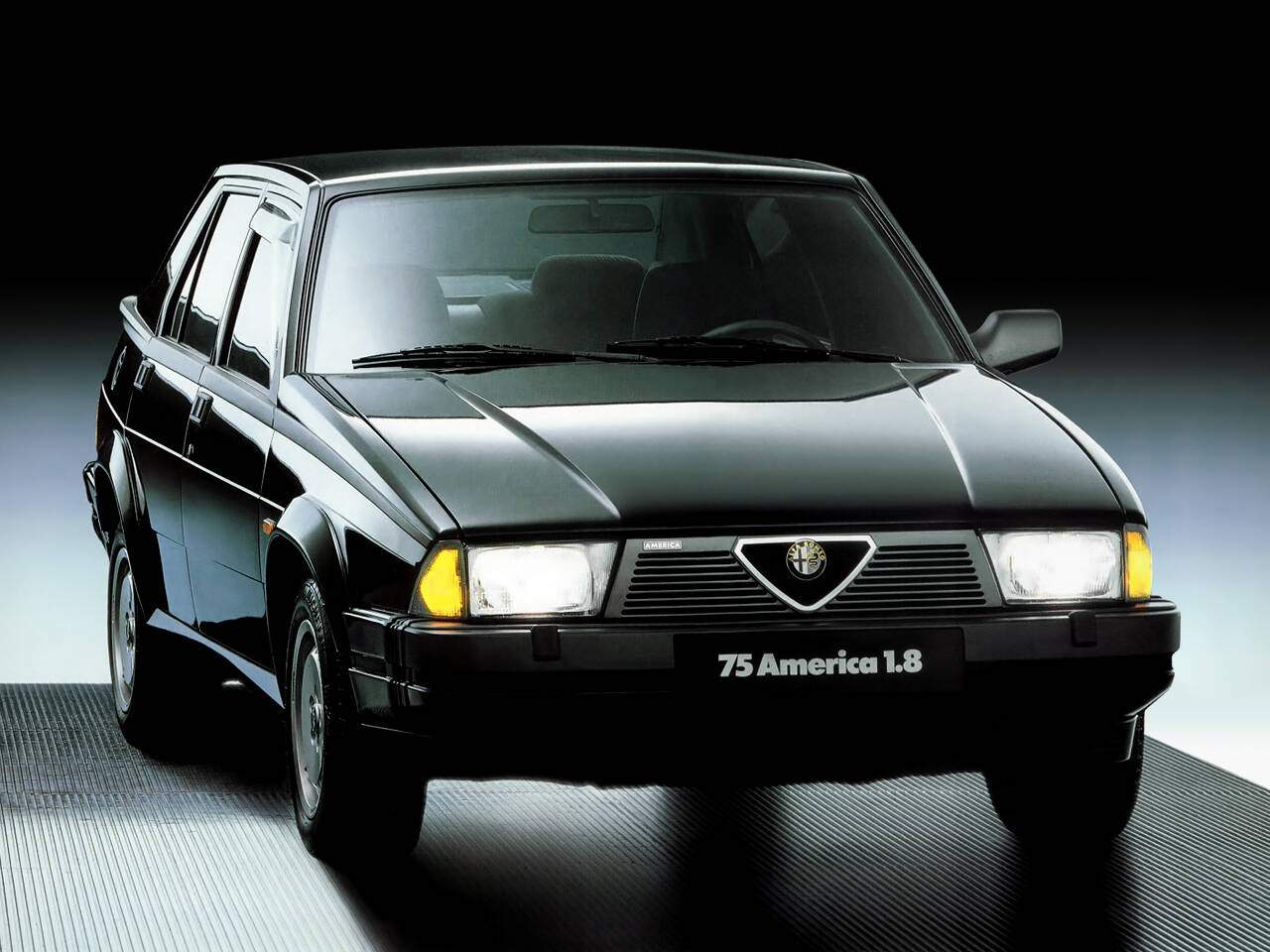 Alfa Romeo 75 1.8 (1989-1992),  ajouté par fox58