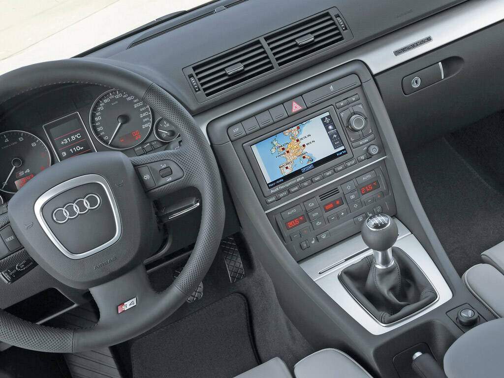 Audi S4 III (B7) (2004-2008),  ajouté par fox58