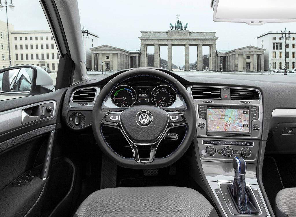 Volkswagen e-Golf VII (Typ 5G) (2014-2017),  ajouté par fox58