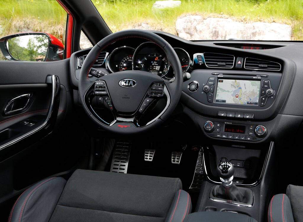 Kia Pro Cee'd II GT (2013-2017),  ajouté par fox58