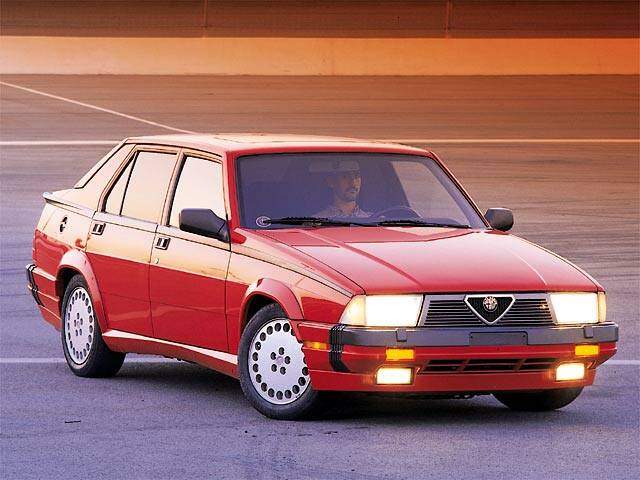 Alfa Romeo 75 3.0 V6 America (1987-1990),  ajouté par fox58