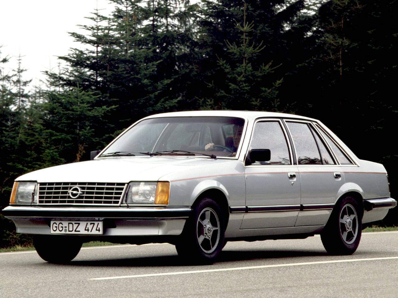 Opel Senator 3000 E (A1) (1978-1982),  ajouté par fox58