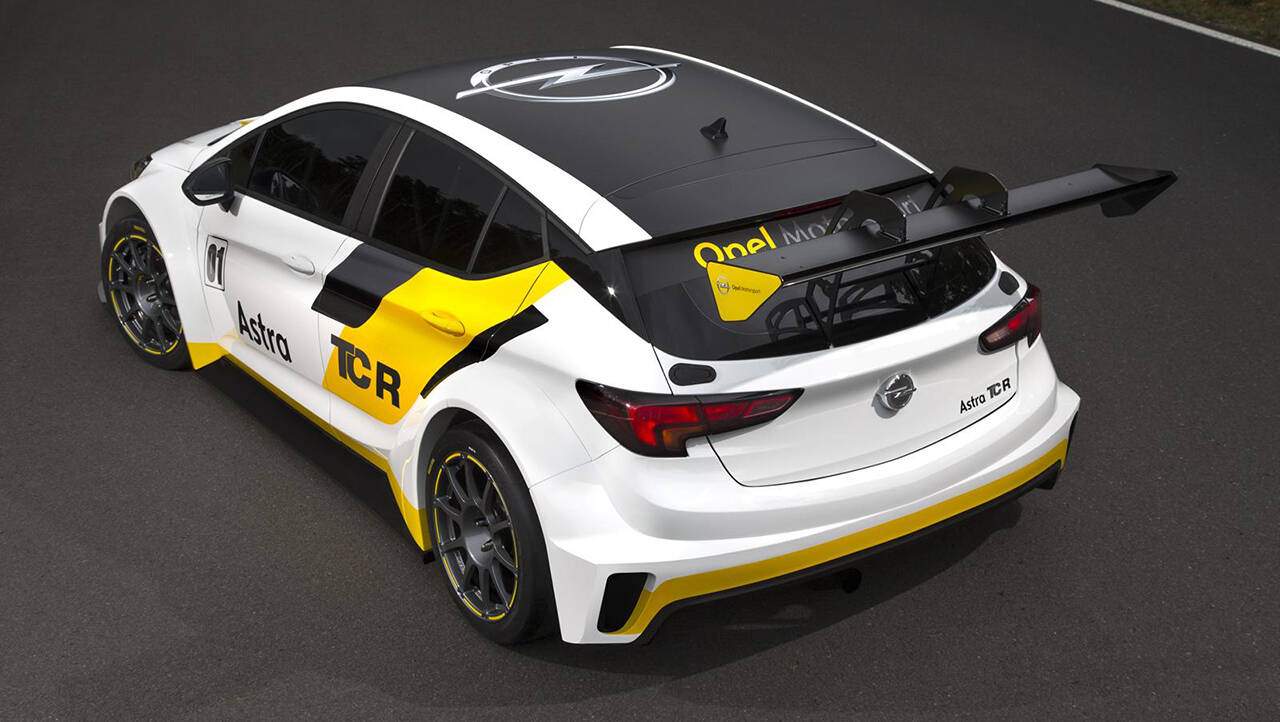 Opel Astra TCR (2015),  ajouté par fox58