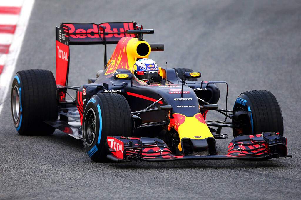 Red Bull Racing RB12 (2016),  ajouté par fox58