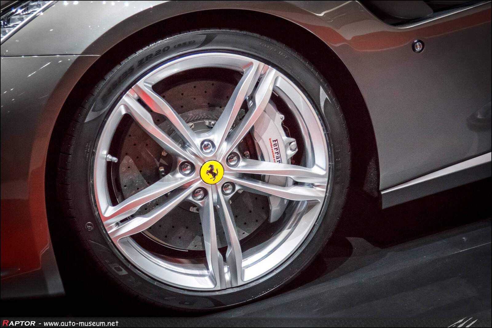Ferrari GTC4 Lusso (2016-2020),  ajouté par Raptor