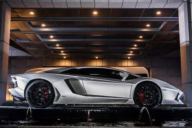 Lamborghini Aventador LP700-4 « Jackie Chan Edition » (2014),  ajouté par Raptor