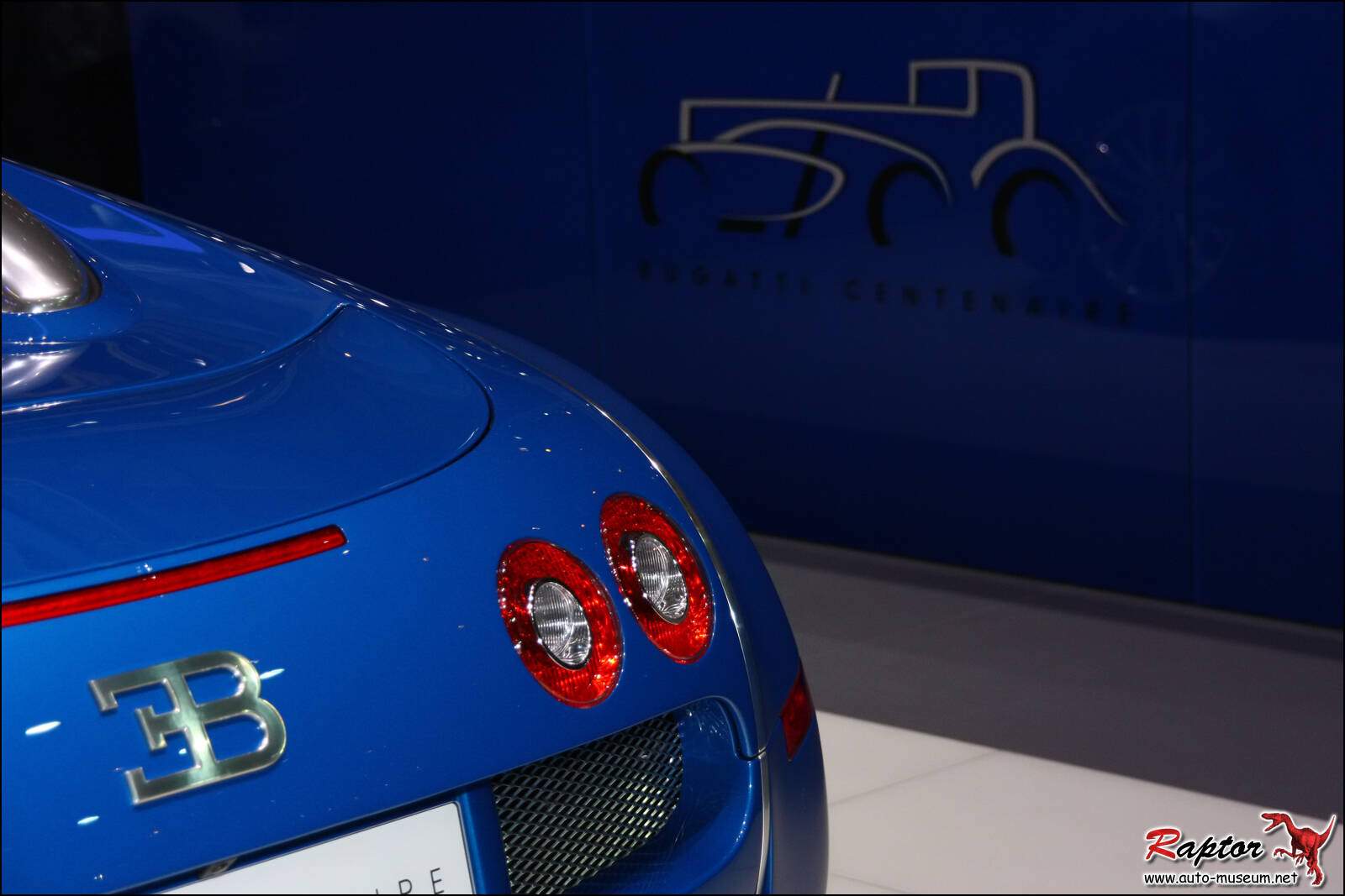 Bugatti EB 16.4 Veyron « Bleu Centenaire » (2009),  ajouté par Raptor