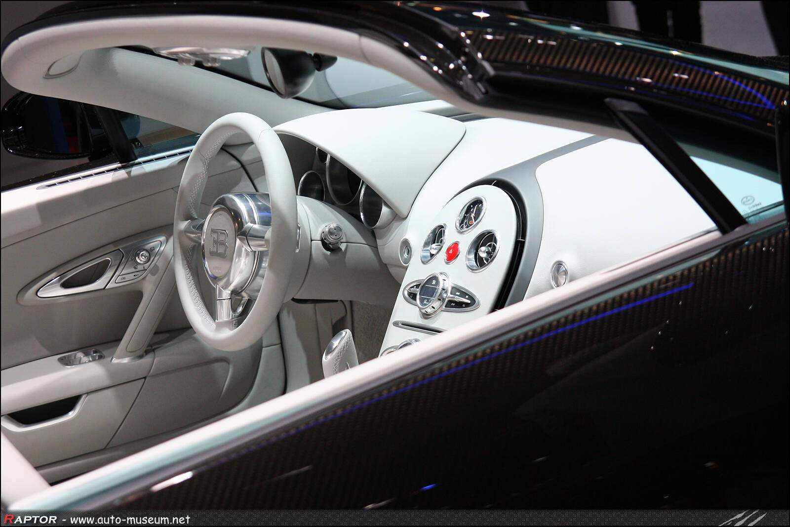 Bugatti EB 16.4 Veyron Grand Sport « Grey Carbon » (2010),  ajouté par Raptor