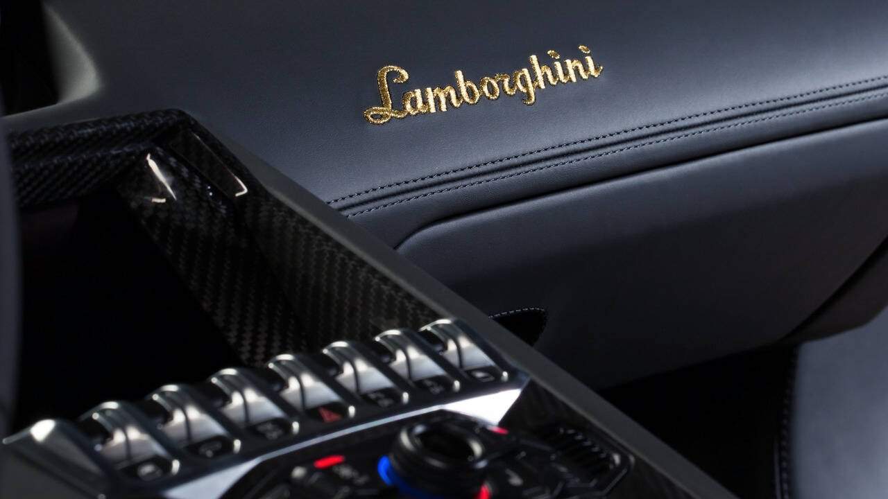 Lamborghini Aventador LP700-4 « Miura Homage » (2016),  ajouté par fox58