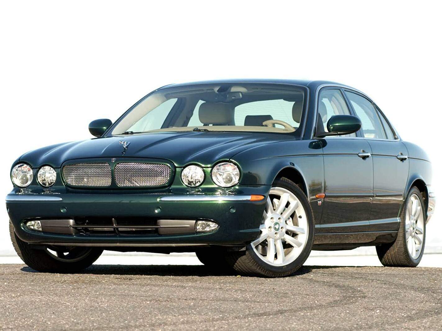 Jaguar XJR 4.0 V8 (X308) (1997-2003),  ajouté par fox58