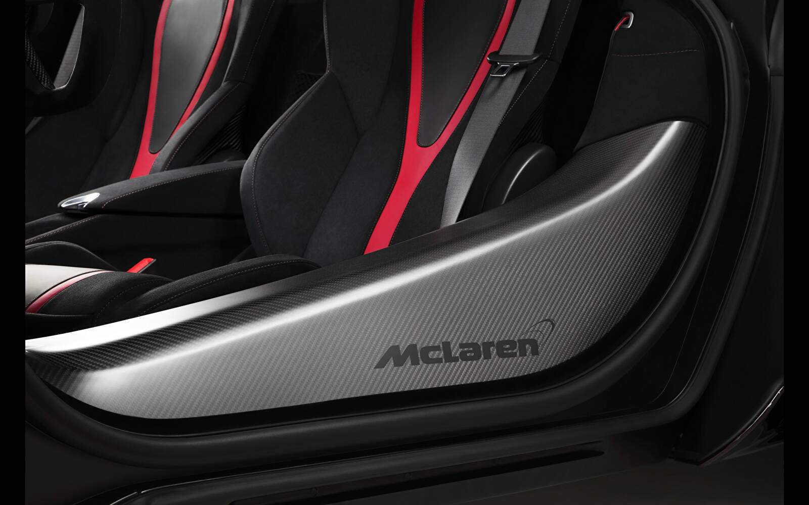 McLaren 720S Coupé « MSO Velocity » (2017),  ajouté par fox58
