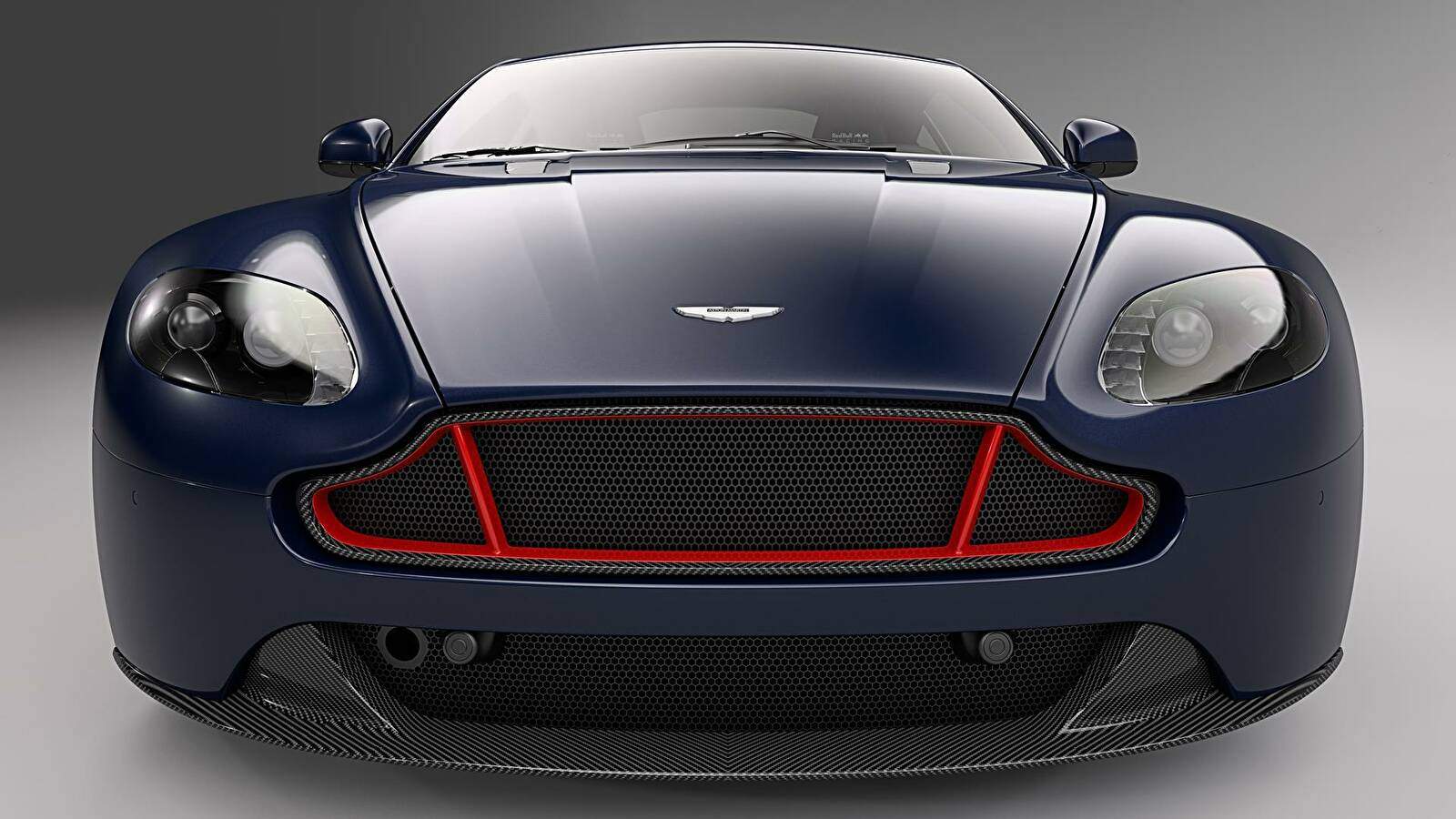 Aston Martin V8 Vantage S « Red Bull Racing Edition » (2017),  ajouté par fox58