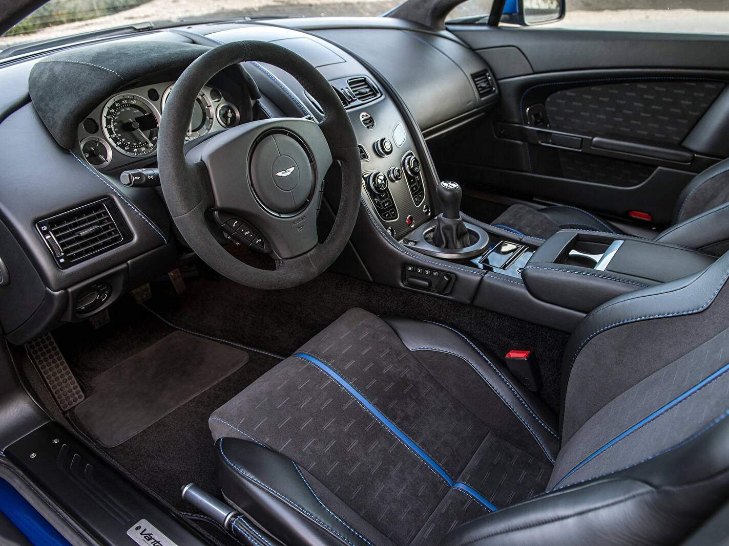 Aston Martin V8 Vantage GTS (2017),  ajouté par fox58