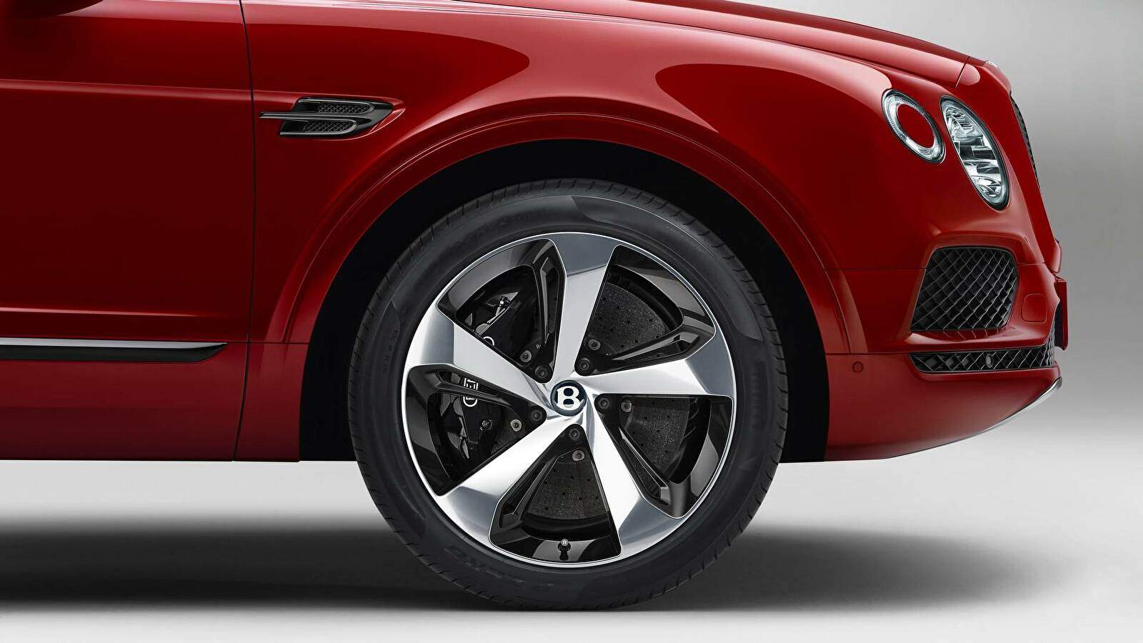 Bentley Bentayga V8 (2018),  ajouté par fox58