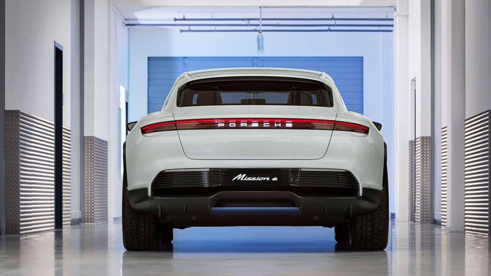 Porsche Mission E Cross Turismo Concept (2018),  ajouté par fox58