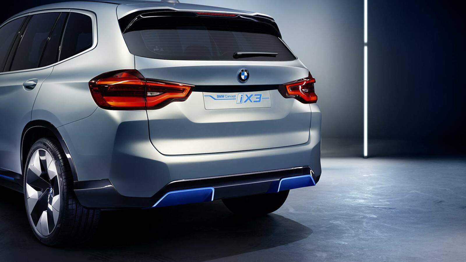 BMW Concept iX3 (2018),  ajouté par fox58