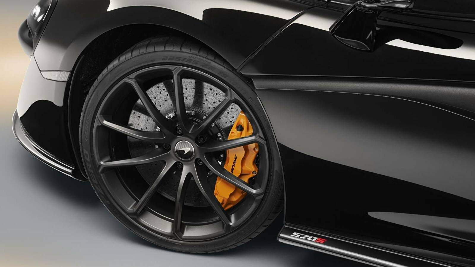 McLaren 570S Spider « Design Edition » (2018),  ajouté par fox58