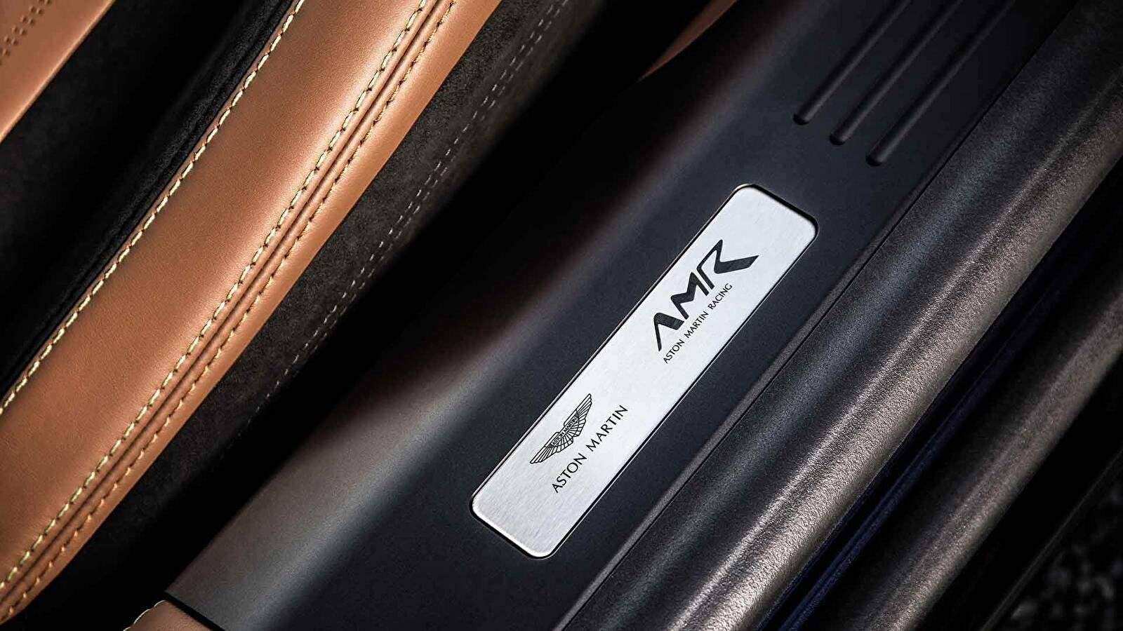Aston Martin DB11 AMR (2018),  ajouté par fox58