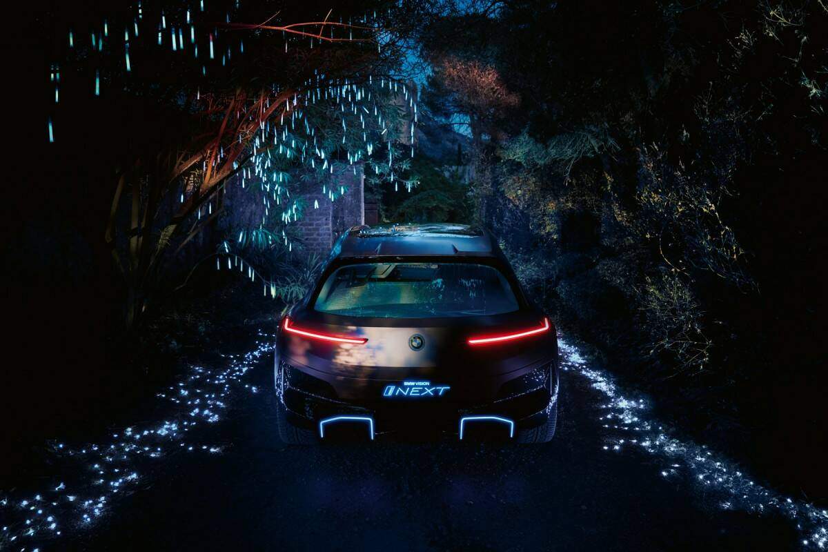 BMW Vision iNEXT (2018),  ajouté par fox58