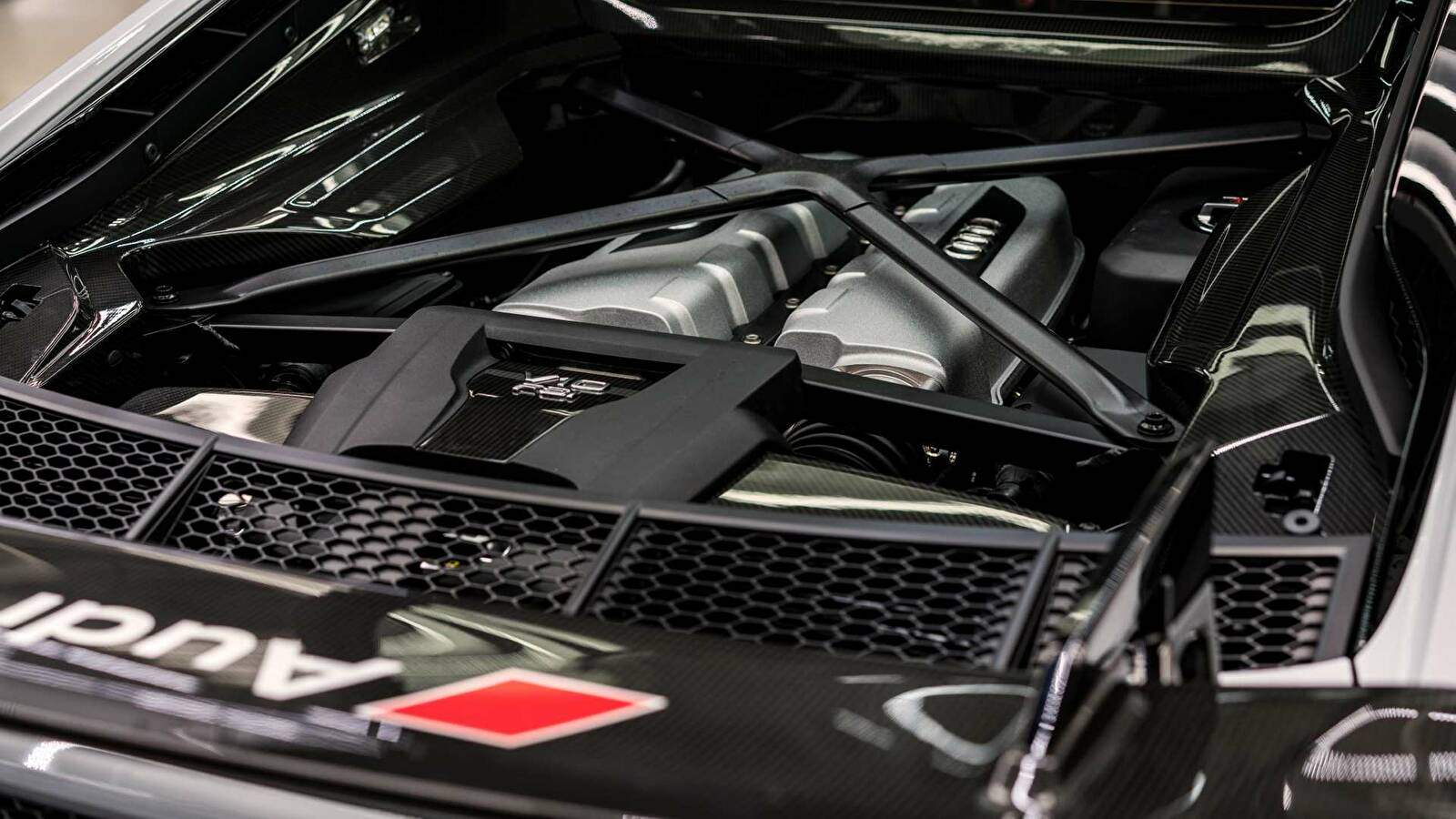 Audi R8 II V10 Plus (4S) « Compétition » (2018),  ajouté par fox58