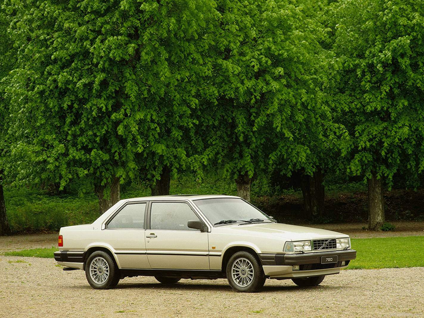 Volvo 780 2.8 V6 (1986-1991),  ajouté par fox58