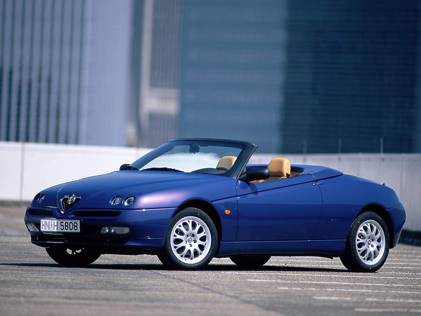 Alfa Romeo Spider II 3.0 V6 (2001-2003),  ajouté par fox58