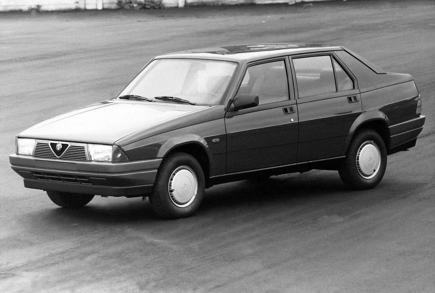 Alfa Romeo 75 1.6 (1989-1992),  ajouté par fox58