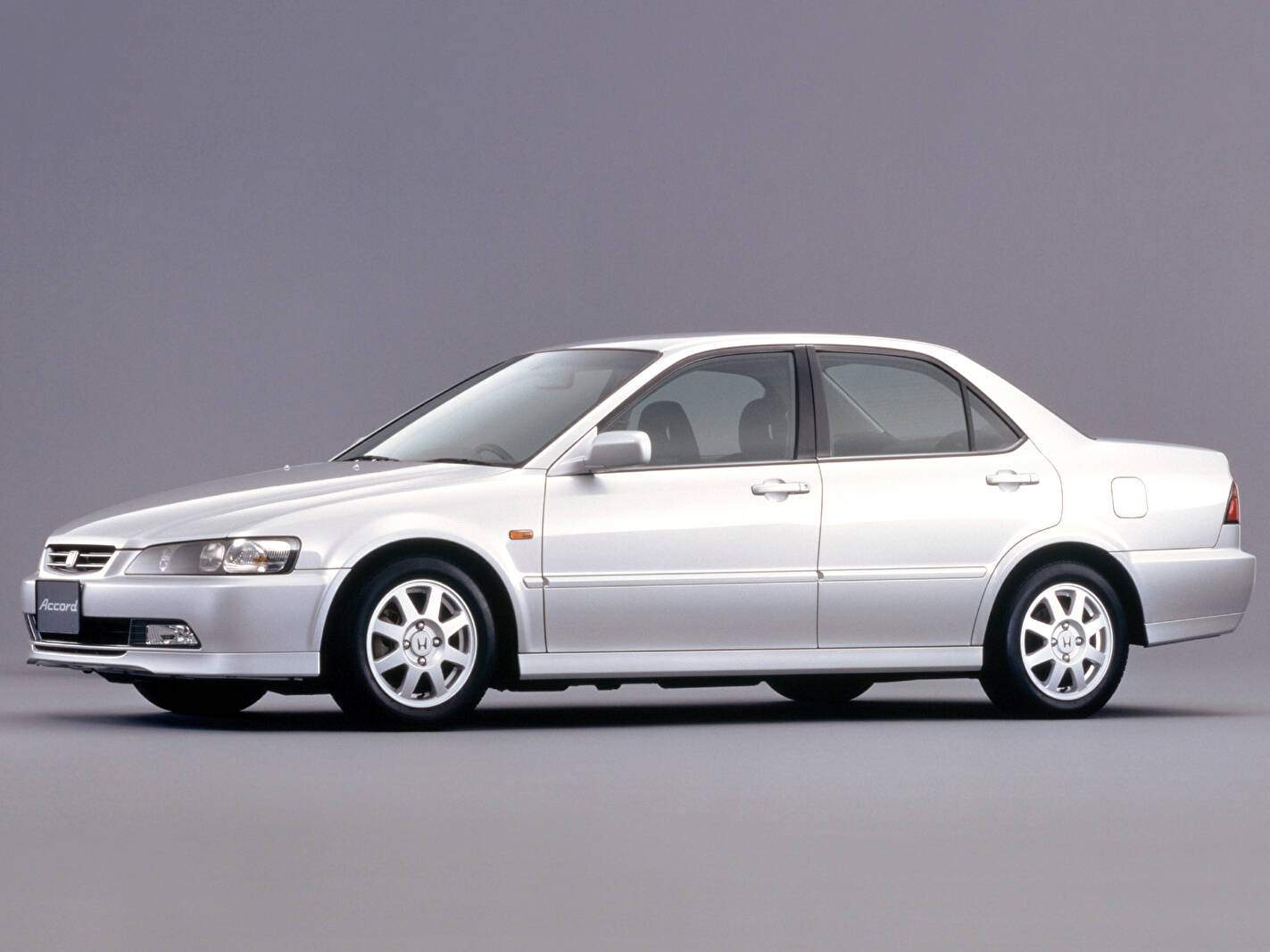 Honda Accord VI Sedan 2.0 i-VTEC 145 (1999-2001),  ajouté par fox58