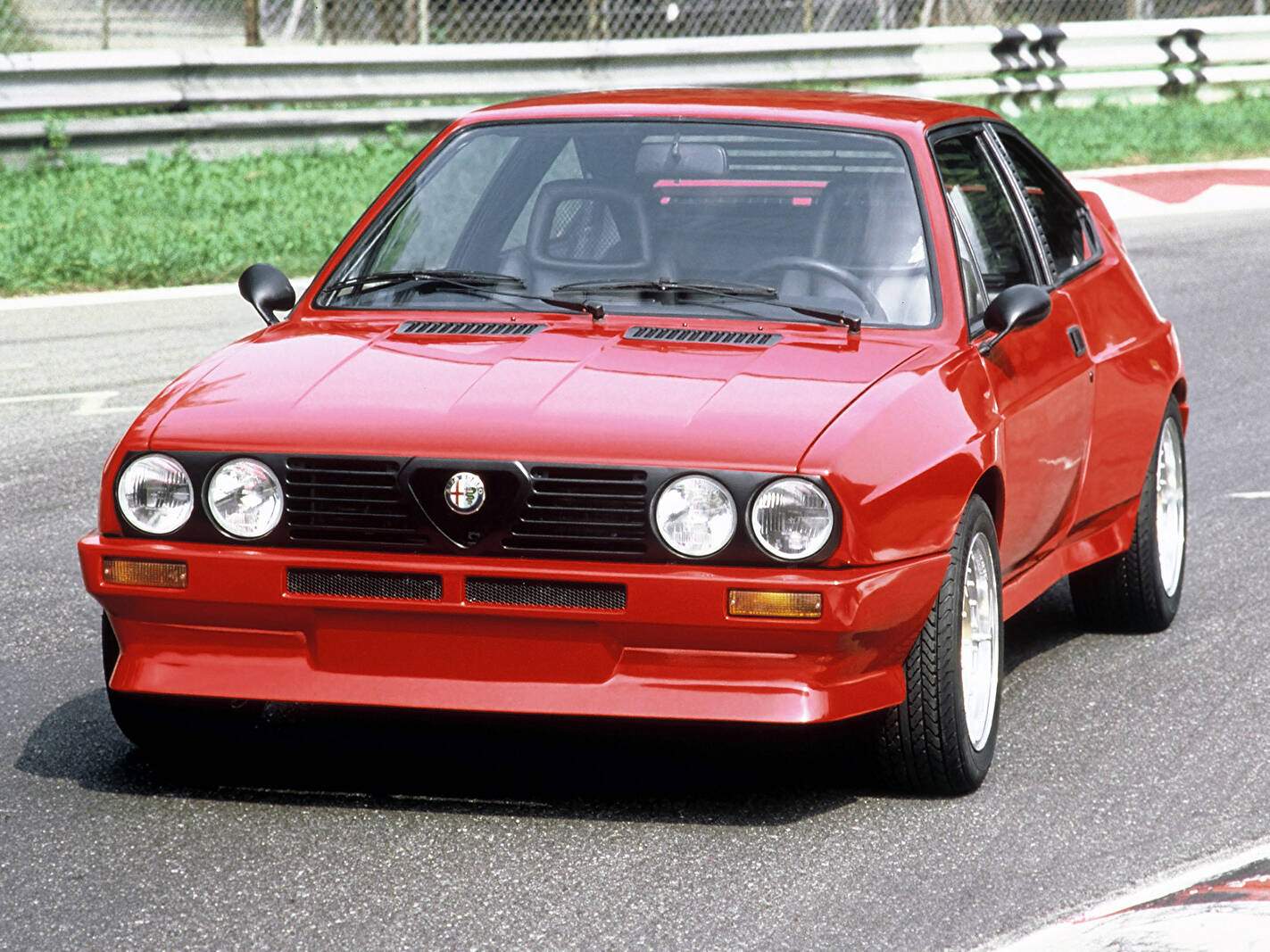 Alfa Romeo Alfasud Sprint 6C (1982),  ajouté par fox58