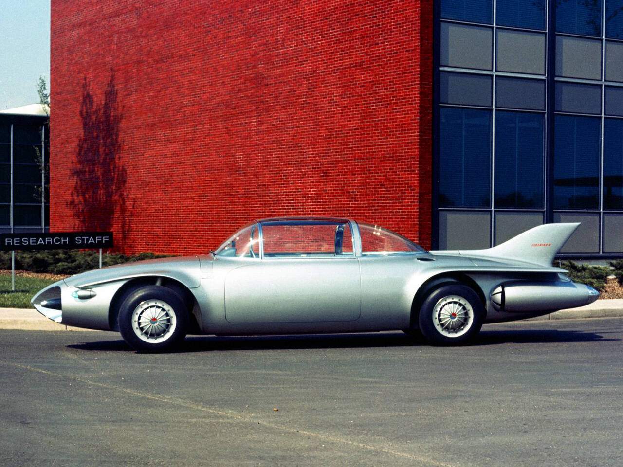 GM Firebird II Concept Car (1956),  ajouté par fox58