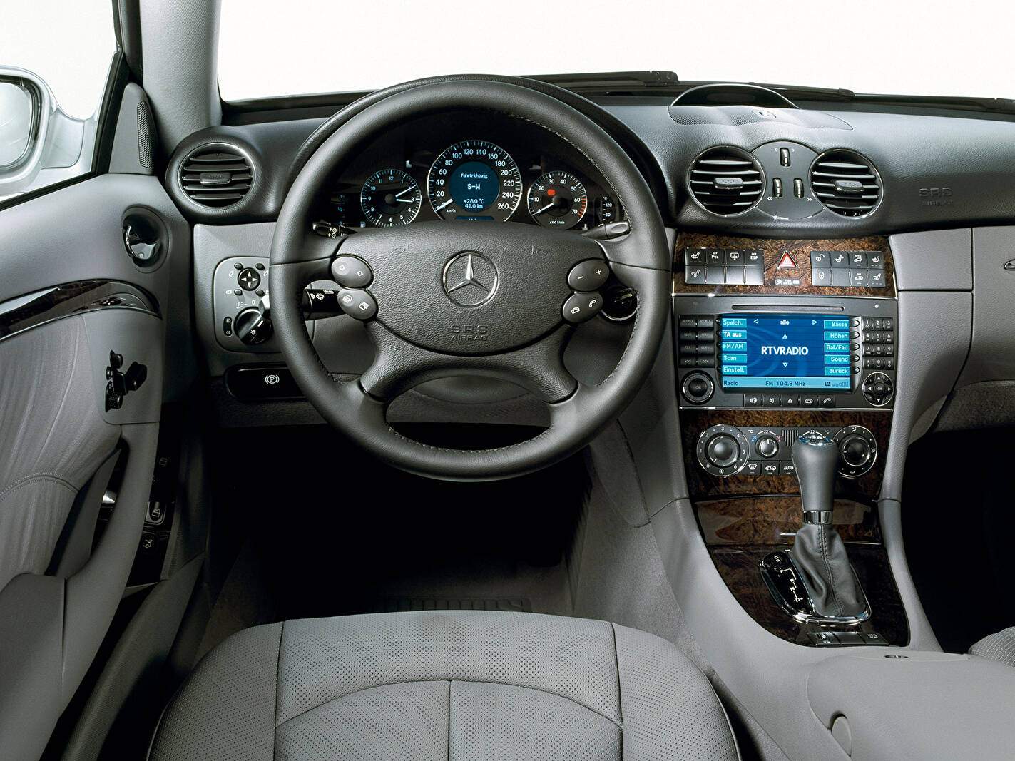Mercedes-Benz CLK II 350 (C209) (2005-2010),  ajouté par fox58