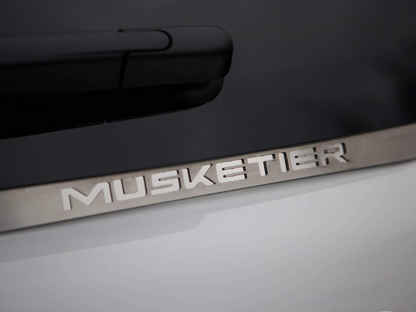 Musketier 208 Engarde (2013),  ajouté par fox58