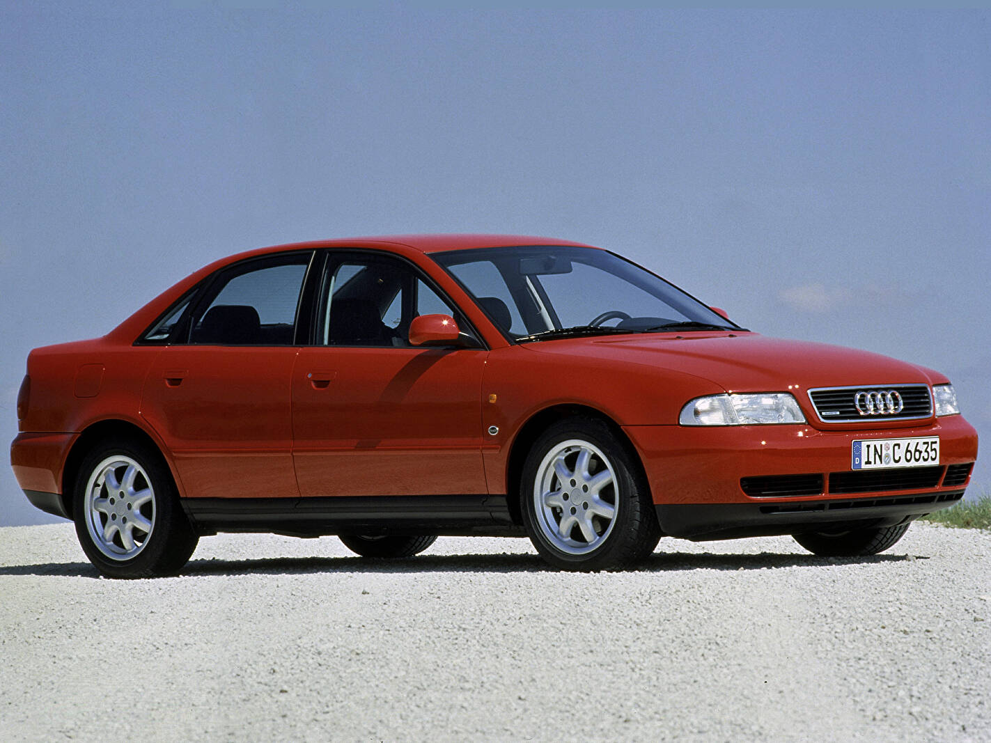 Audi A4 2.6 V6 (B5) (1994-1997),  ajouté par fox58