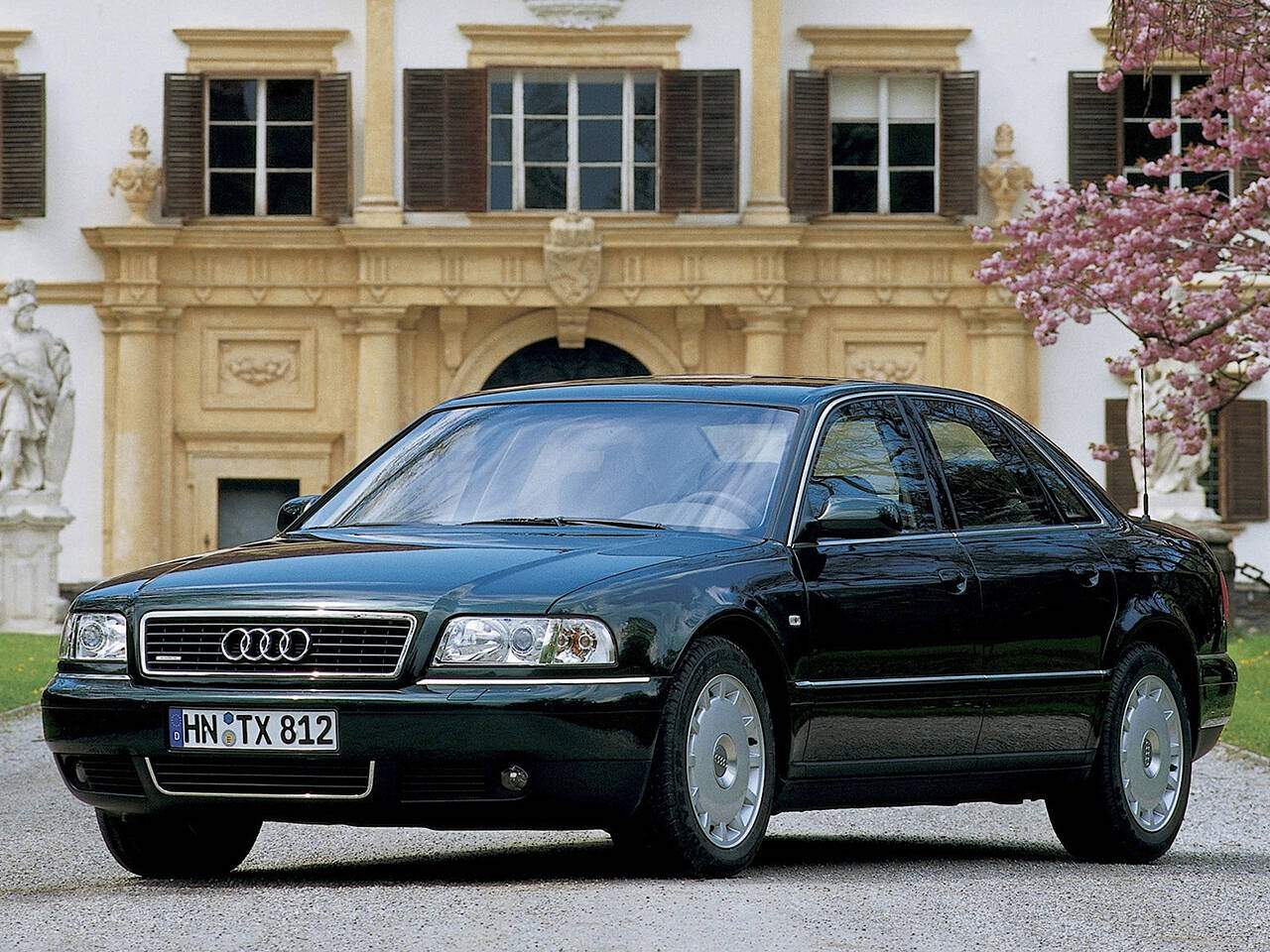 Audi A8 3.3 TDI 225 (D2) (2000-2002),  ajouté par fox58