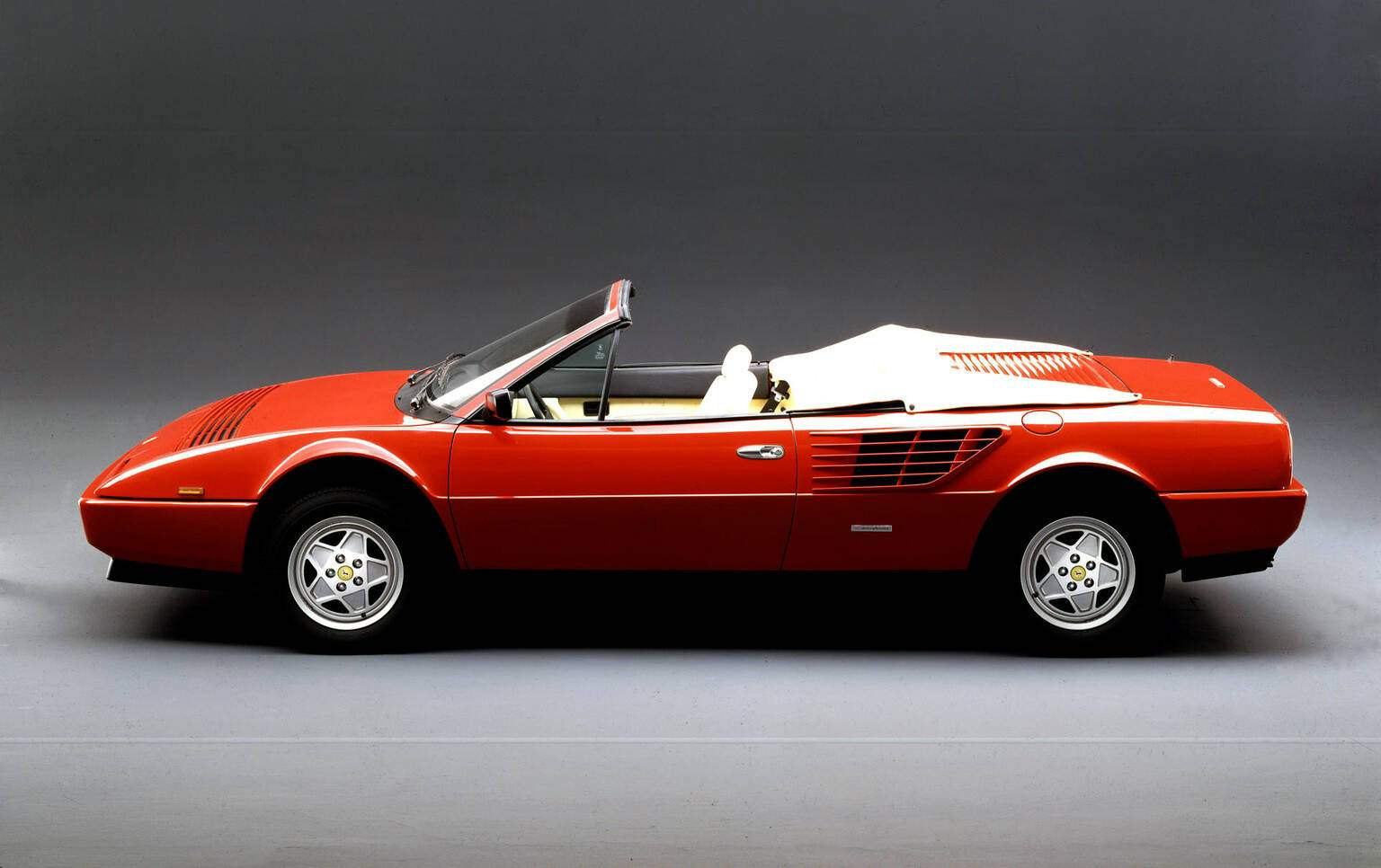 Ferrari Mondial 3.2 Cabriolet (US) (1985-1989),  ajouté par fox58
