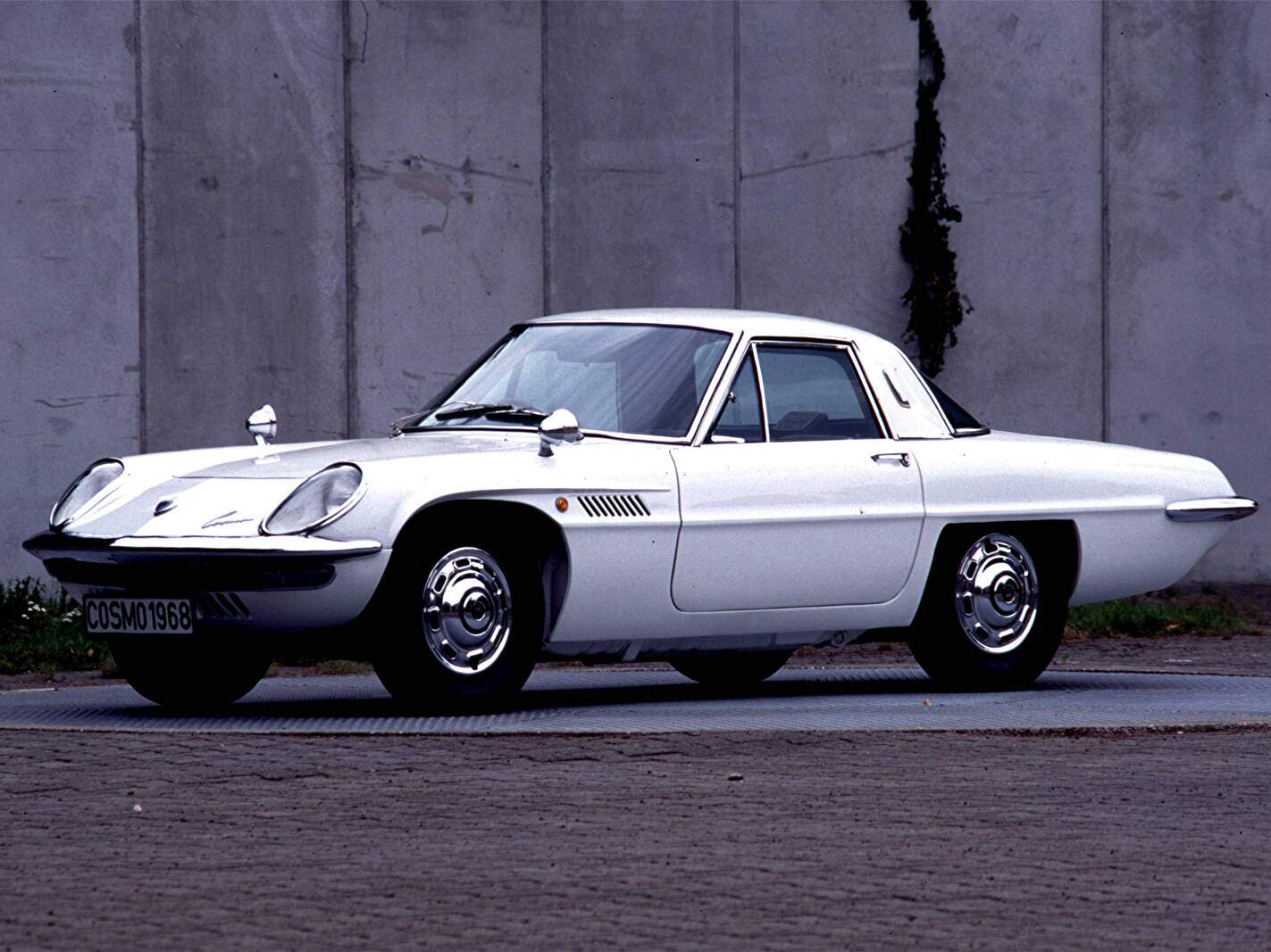 Mazda Cosmo Sport 110 S (L10B) (1968-1972),  ajouté par fox58