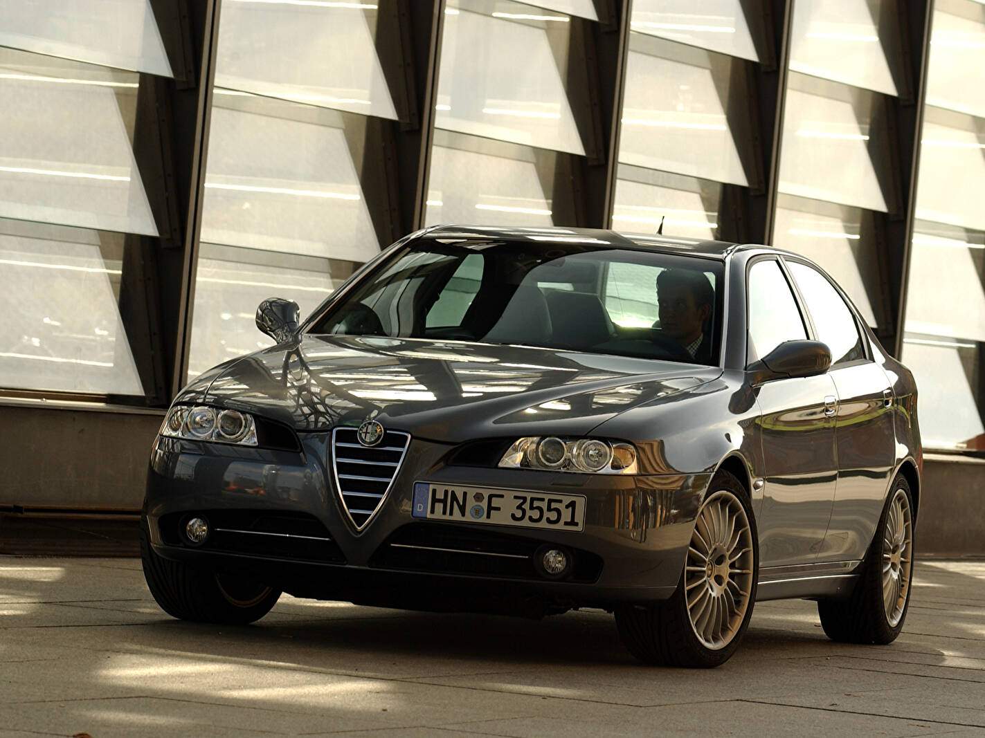 Alfa Romeo 166 2.4 JTDm 175 (2003-2005),  ajouté par fox58