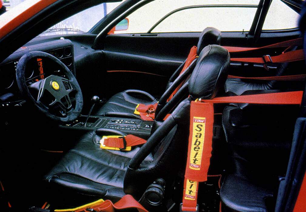 Ferrari Mondial T PPG Pace Car (1987),  ajouté par fox58