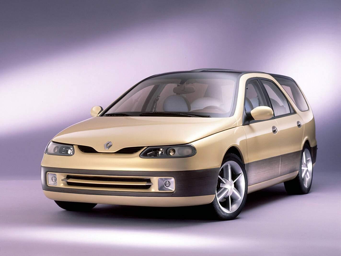 Renault Laguna Evado Concept (1995),  ajouté par fox58