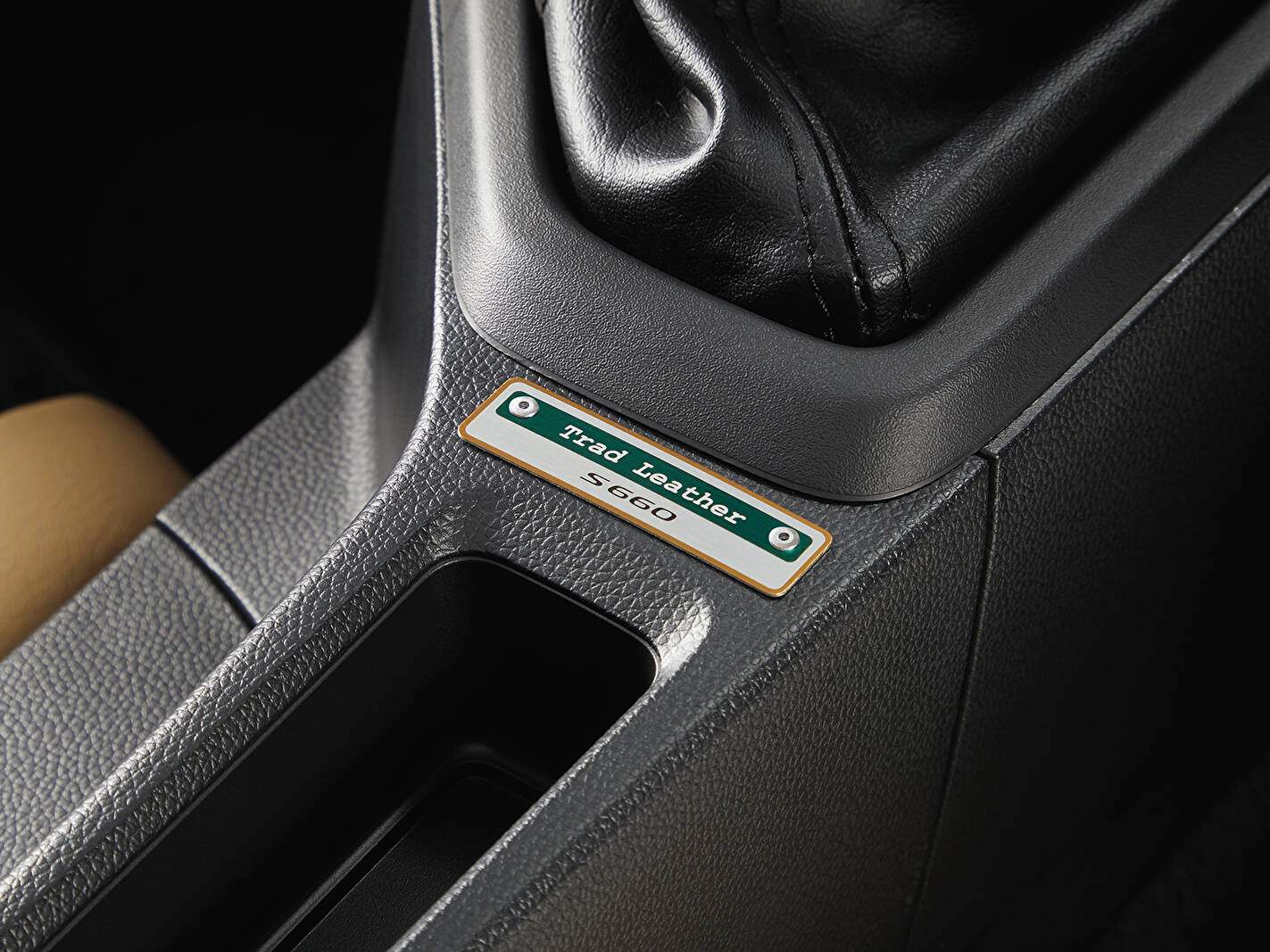 Honda S660 « Trad Leather Edition » (2018-2019),  ajouté par fox58