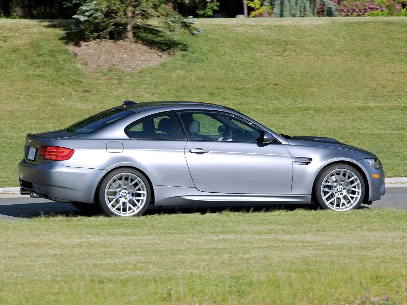 BMW M3 Coupé (E92) « Frozen Gray Edition » (2010-2011),  ajouté par fox58