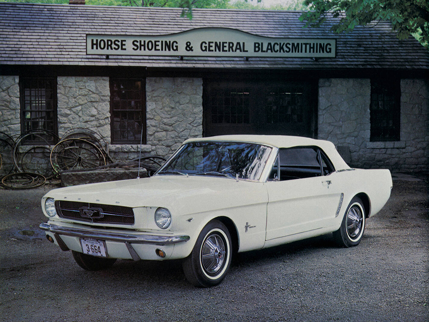 Ford Mustang Convertible 170ci 100 (1964-1965),  ajouté par fox58