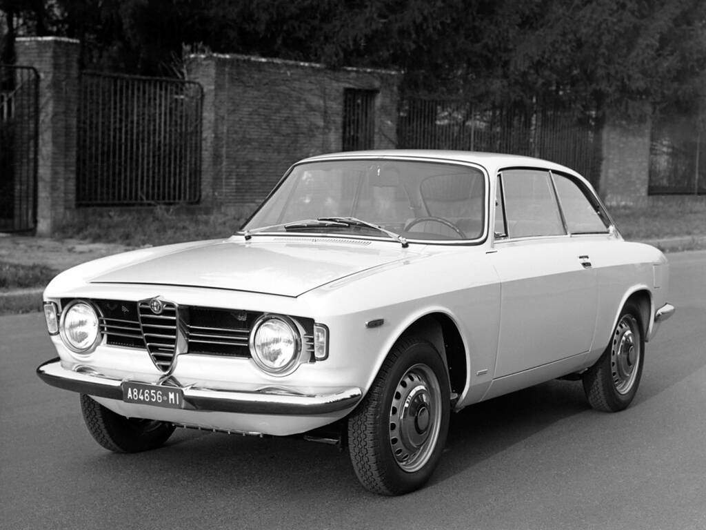 Alfa Romeo Giulia 1600 Sprint GT Veloce (1966-1968),  ajouté par fox58