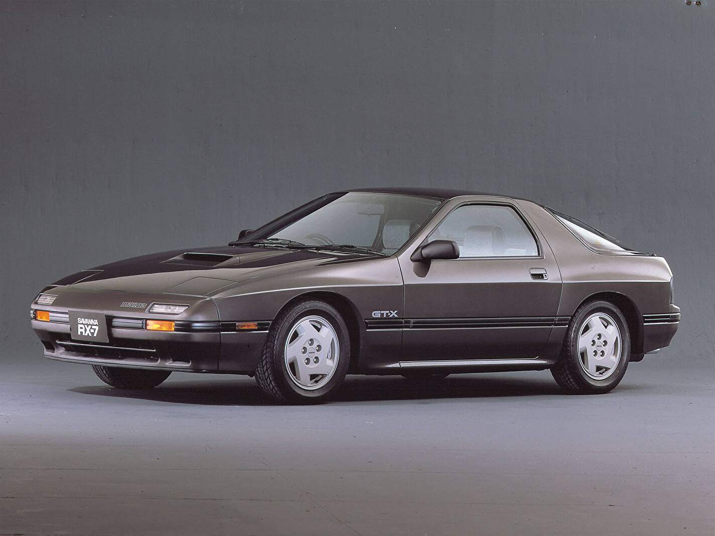 Mazda RX-7 II 1.3 Turbo 205 (FC2) (1989-1991),  ajouté par fox58