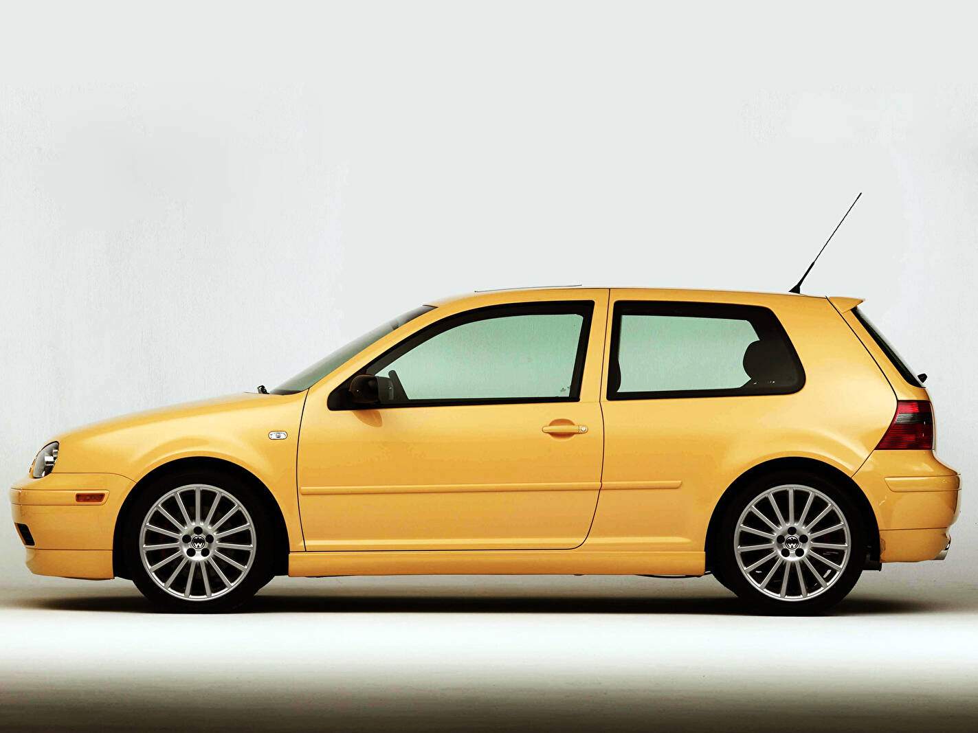 Volkswagen Golf IV GTI 20th Anniversary (2003),  ajouté par fox58
