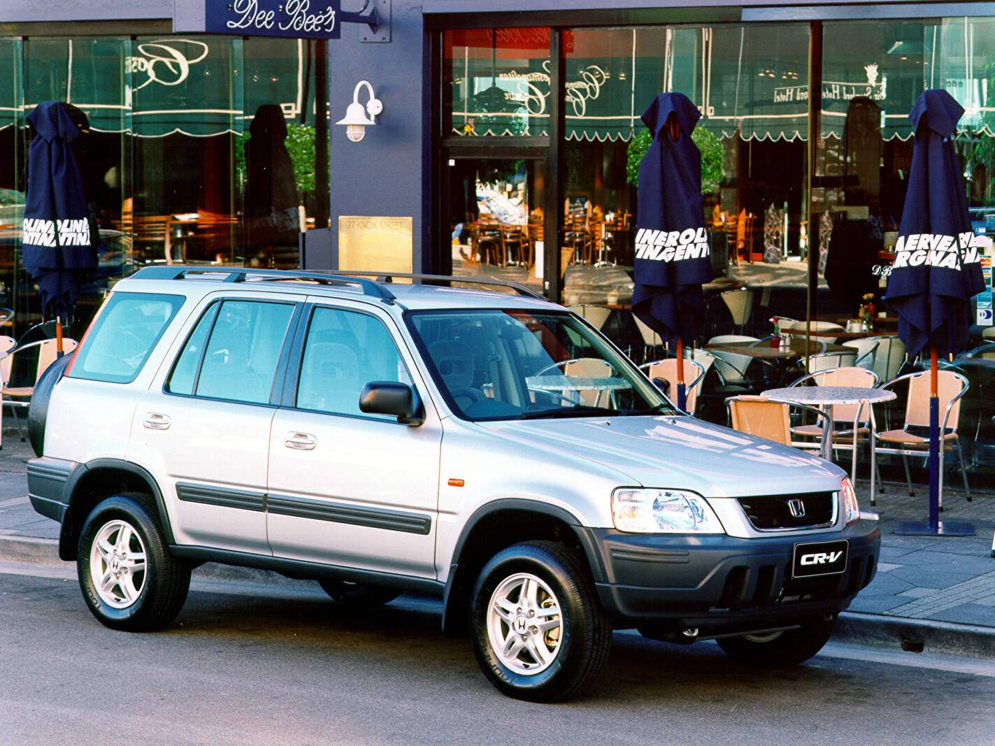 Honda CR-V 2.0 « 50th Anniversary » (1998),  ajouté par fox58