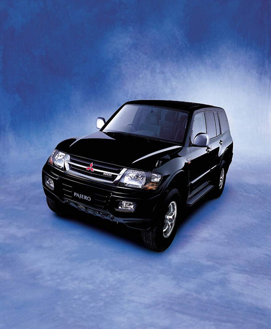Mitsubishi Pajero III Long 3.5 GDI 220 « 20th Anniversary » (2002),  ajouté par fox58