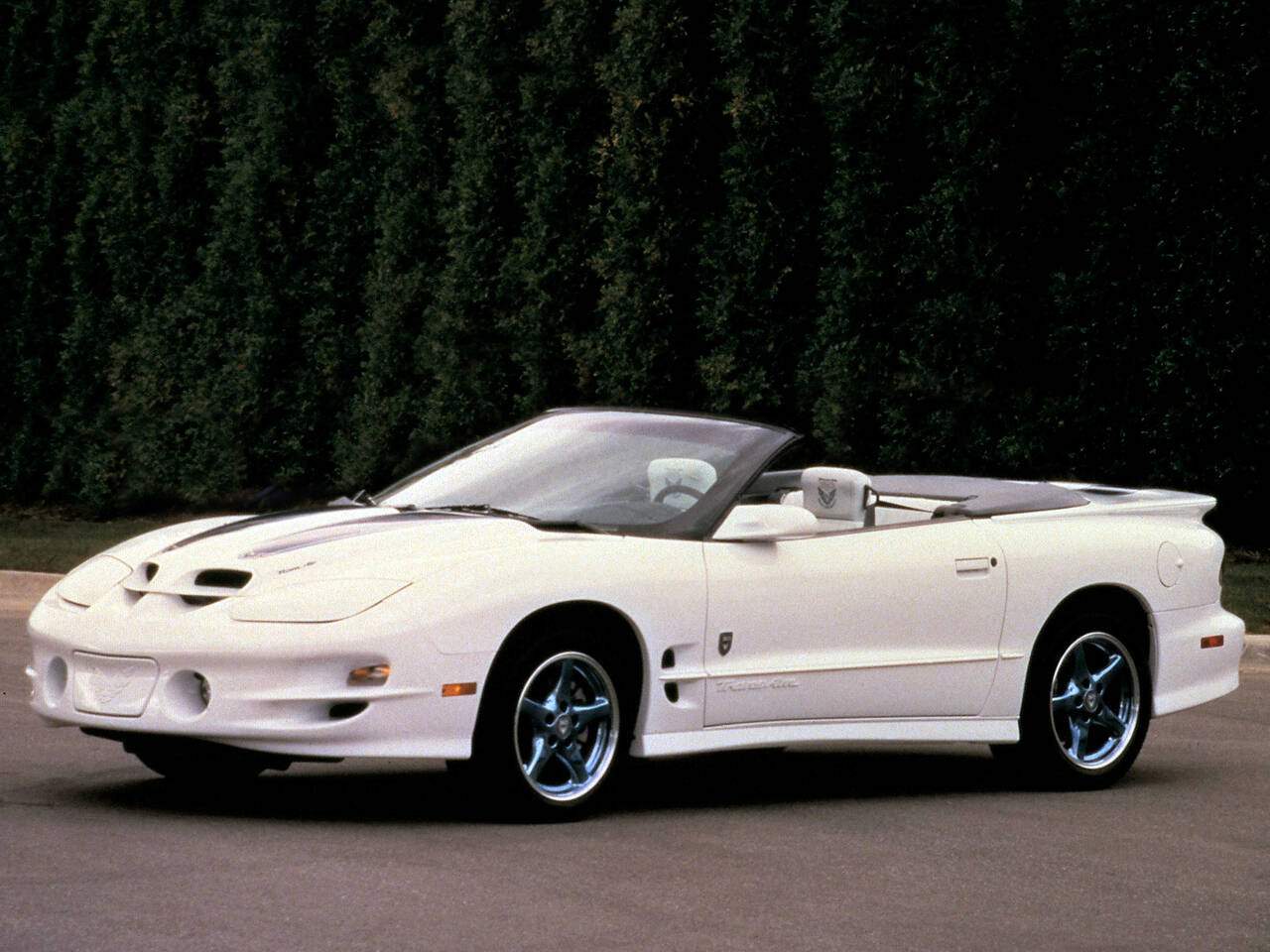 Pontiac Firebird IV Convertible Trans Am 5.7 V8 « 30th Anniversary » (1999),  ajouté par fox58