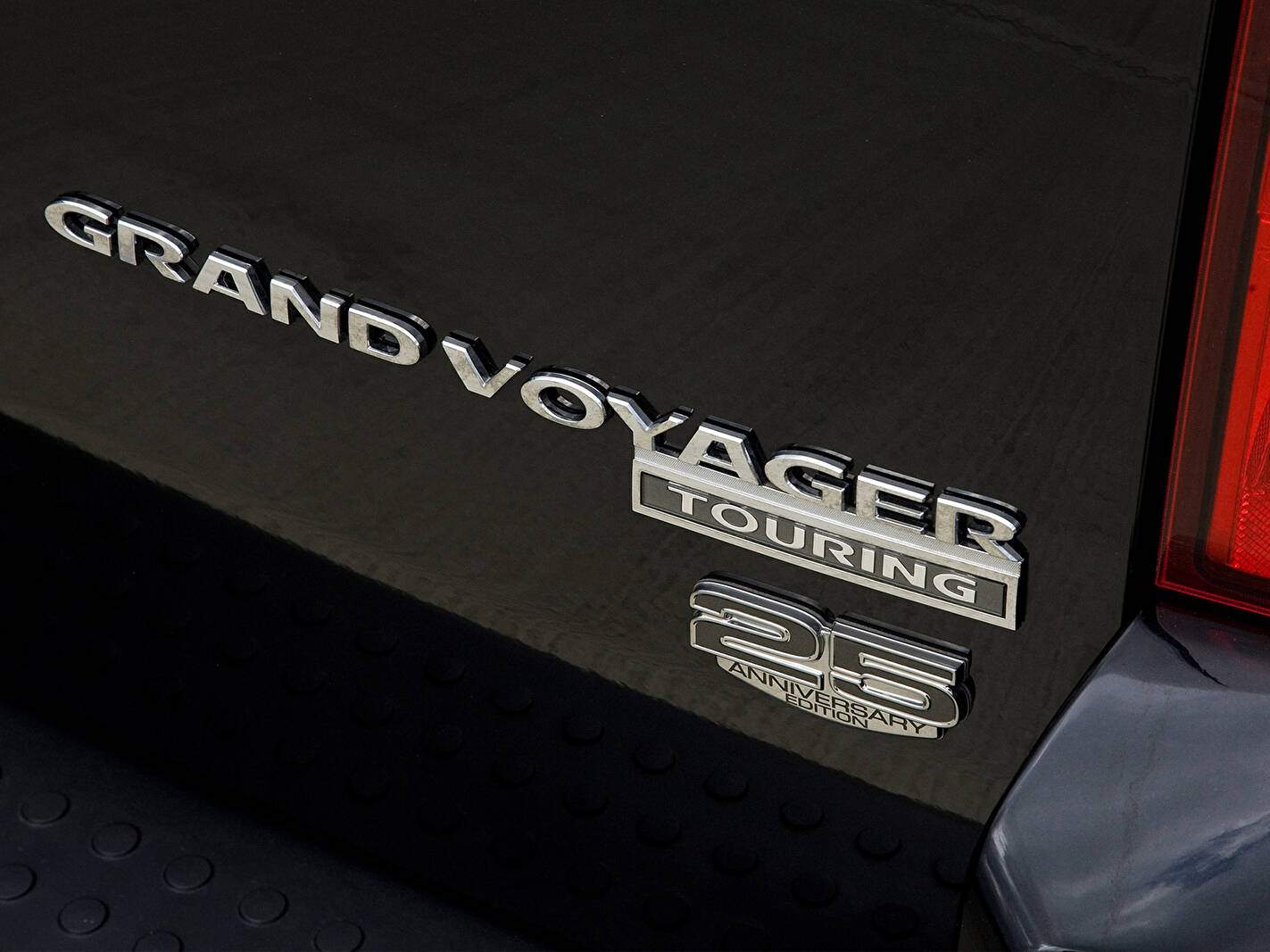 Chrysler Grand Voyager V 2.8 CRD 165 « 25th Anniversary » (2009),  ajouté par fox58