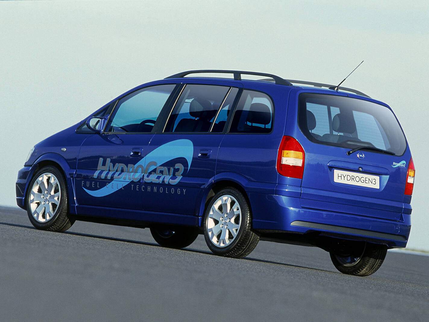 Opel Zafira HydroGen 3 Prototype (2003),  ajouté par fox58